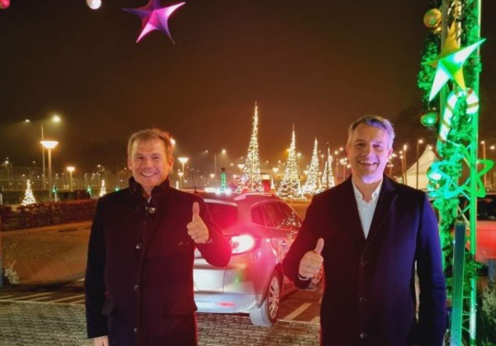 The Managing Directors of UNL and UD, Ad Louter and Jörg Harren respectively, take a spin through the Drive-Thru.