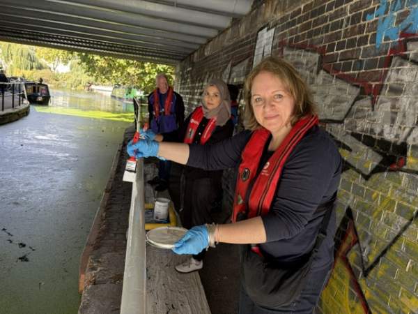 <p>Outdoor volunteering with the Canal & River Trust, our local nature partner.</p>