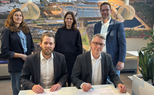 <p>Signing ceremony for our social impact partnership with the House of Little Scientists.</p>