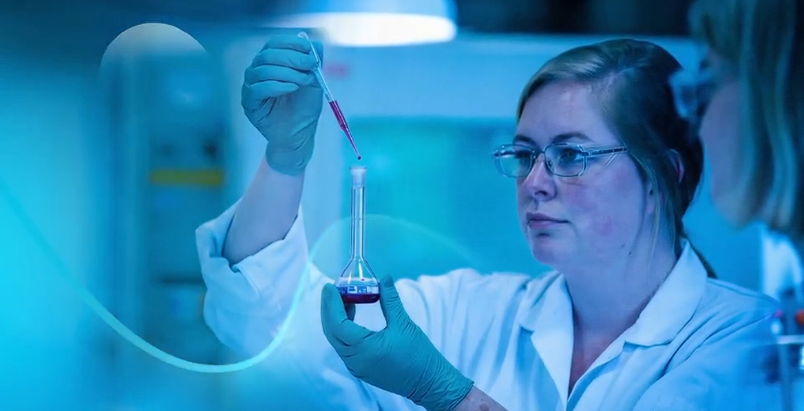 Women with test tube